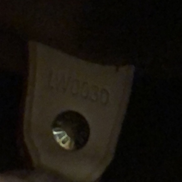 LV Vernis Patent Bronze Leather embossed logo tote bag with handles - Picture 14 of 14